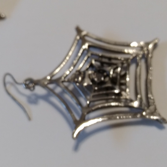 Nwt Spiderweb Earrings - Picture 3 of 5